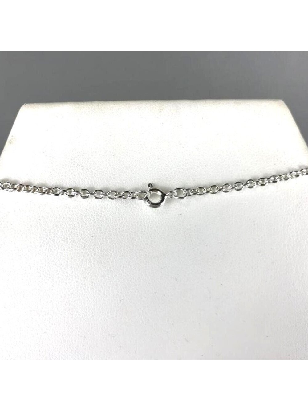 Avon Sterling Silver Heart Keyhole Charm Necklace - Picture 3 of 4